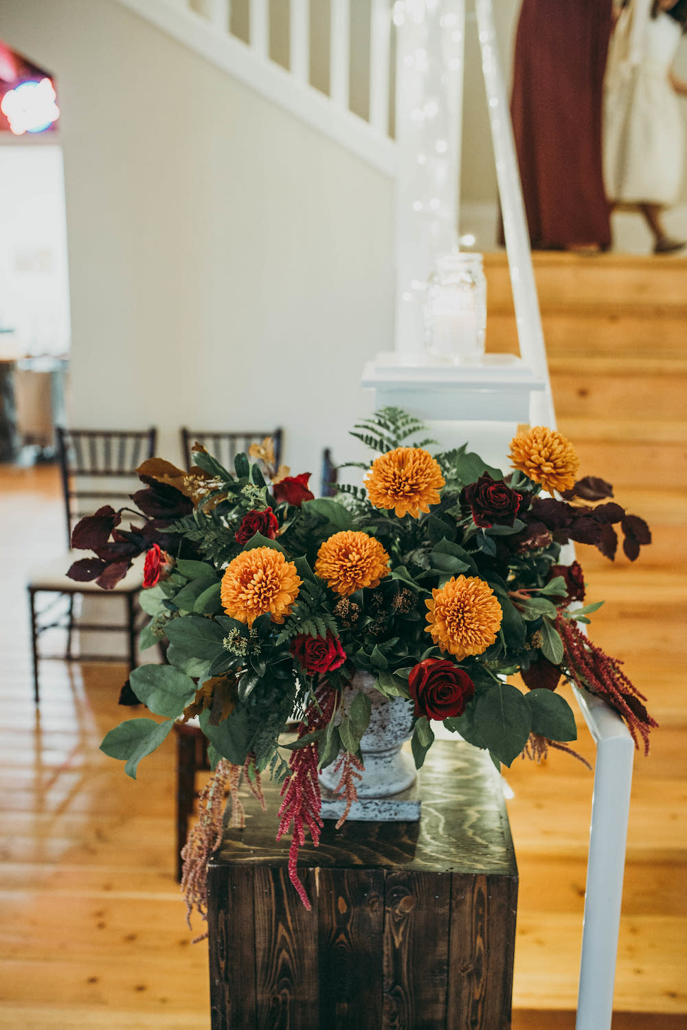 Fall Wedding Flower Ideas - Indoor Wedding Ceremony Flowers