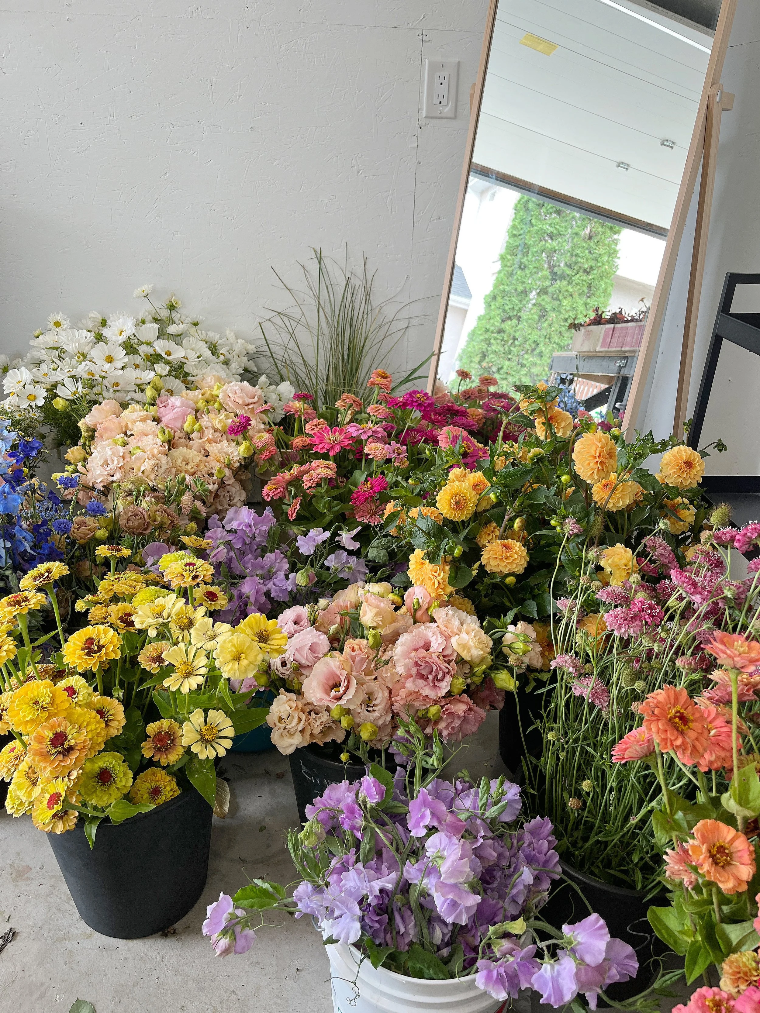 How to Have Sustainable Wedding Flowers in Manitoba