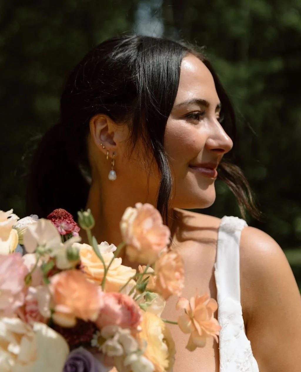 When the bride loves her flowers 💐⁠
⁠
⁠
Inquire for wedding floral design in Winnipeg, Clear Lake, and Kenora areas at the link in my bio.⁠
⁠
@jennifer.fortier.photos⁠
@champagne.content⁠
@stonehouseweddings⁠
@champagneartistry⁠
@byalanao⁠
@lovenote