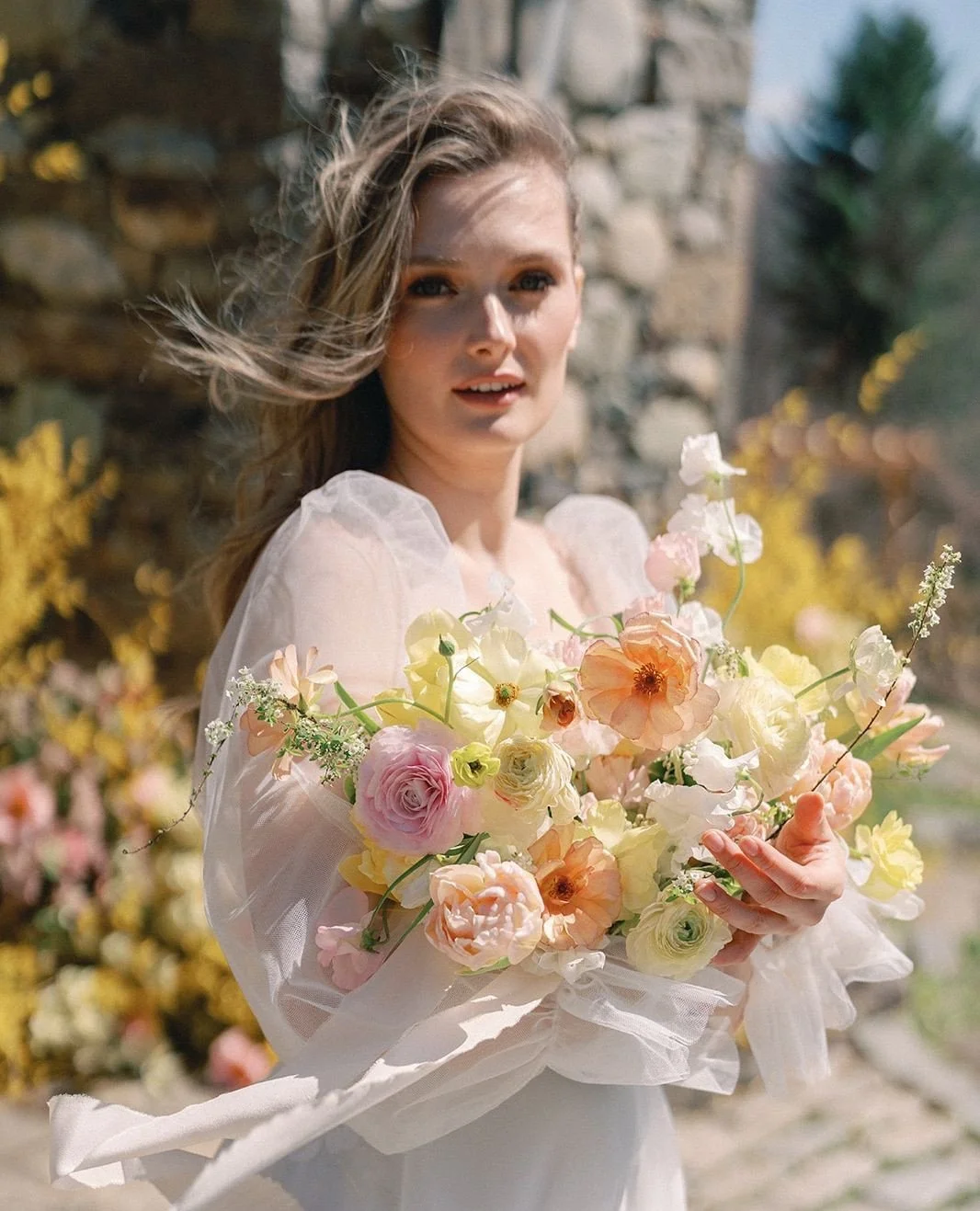 With another fresh fall of snow this week, I'm really longing for spring flowers. We never really have enough time with them: between when the Winnipeg wedding season finally kicks off in May and when everyone's favourite spring flowers phase out of 