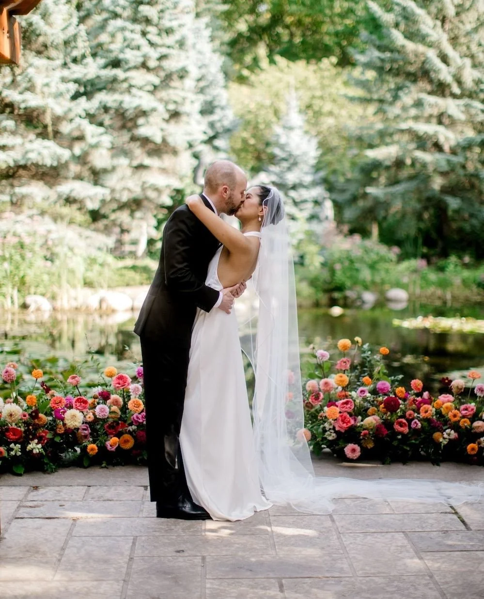 ⁠An intimate Monday vow exchange wedding in the park. An elegant dinner at one of Winnipeg&rsquo;s most iconic restaurants. ⁠
⁠
For Claire and Lee&rsquo;s late summer wedding, we let the colour do all the talking, layering in flowers and candles to c