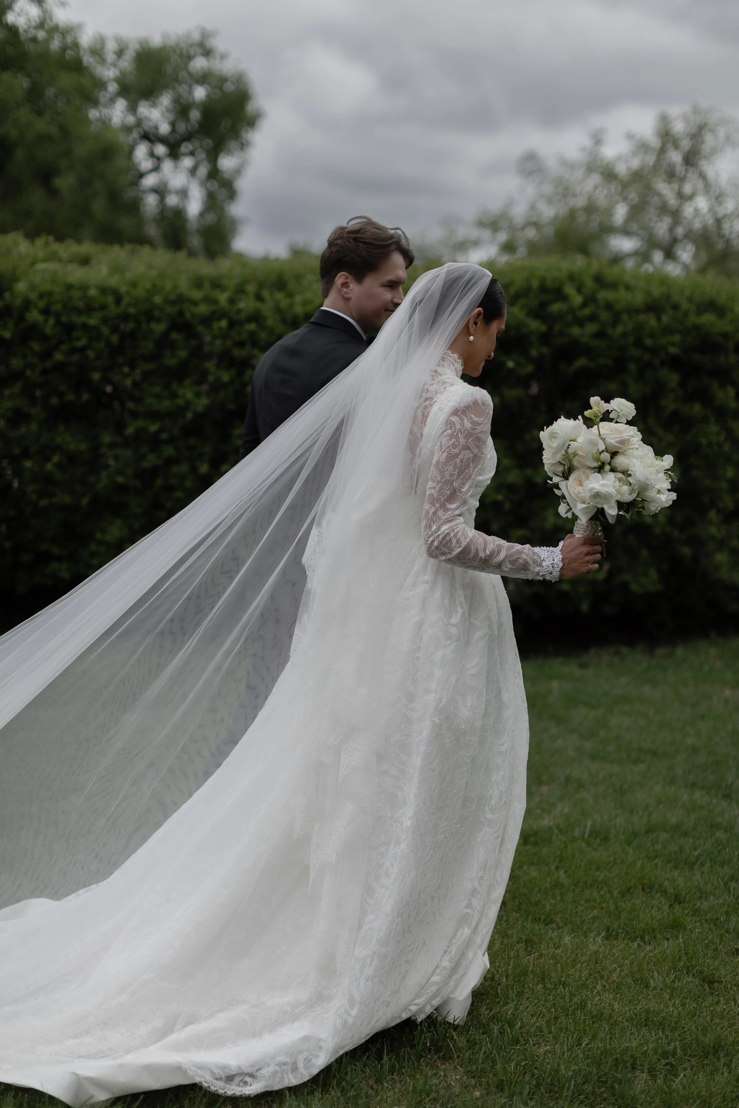 Classic White and Green Wedding at The Manitoba Club