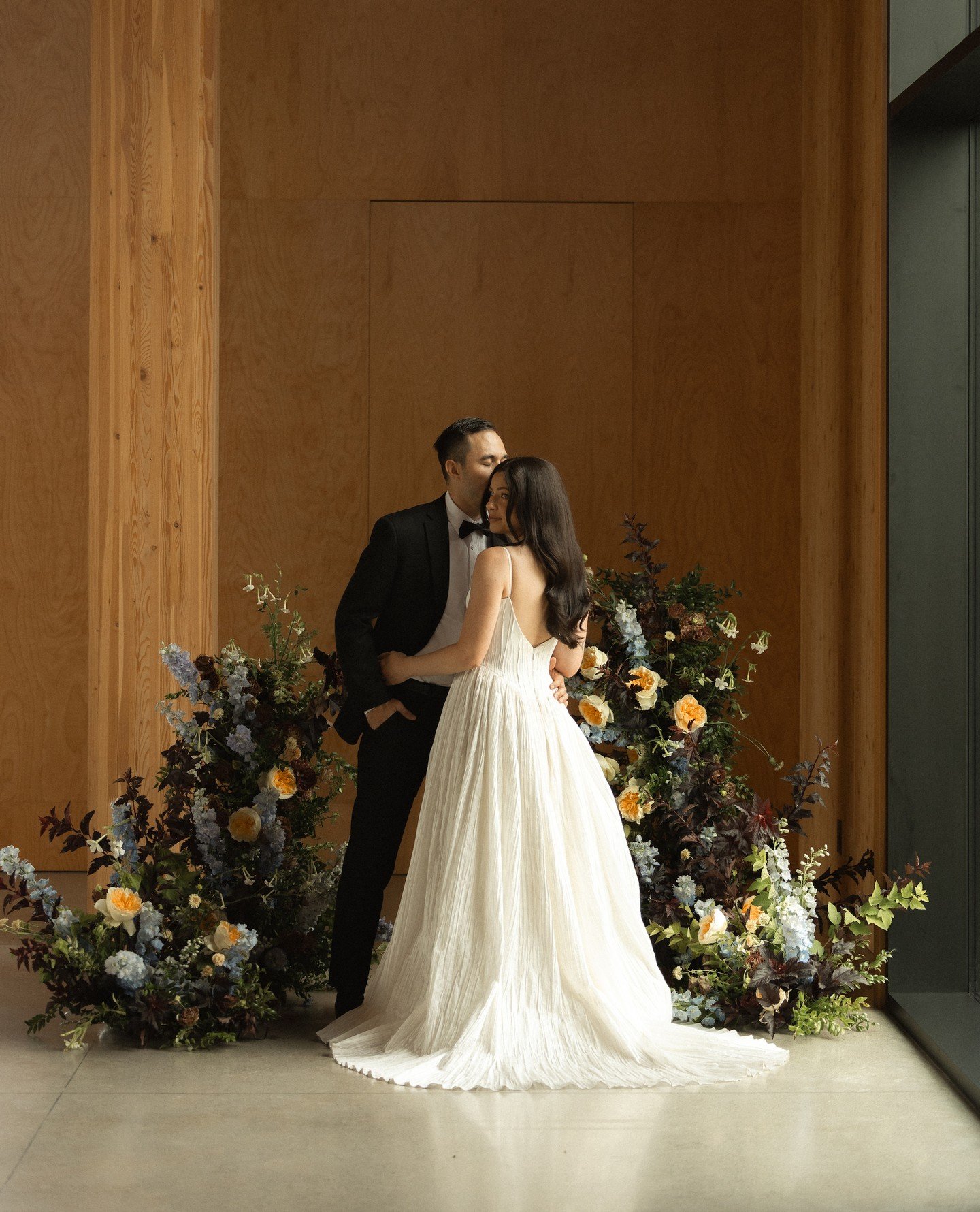 A few sneak peeks at yesterday's creative editorial. Did any of really have time to make this happen in the midst of wedding season? No. But we did anyways, because a little creative time can go a very long way. ⁠
⁠
I'm incredibly grateful to the won