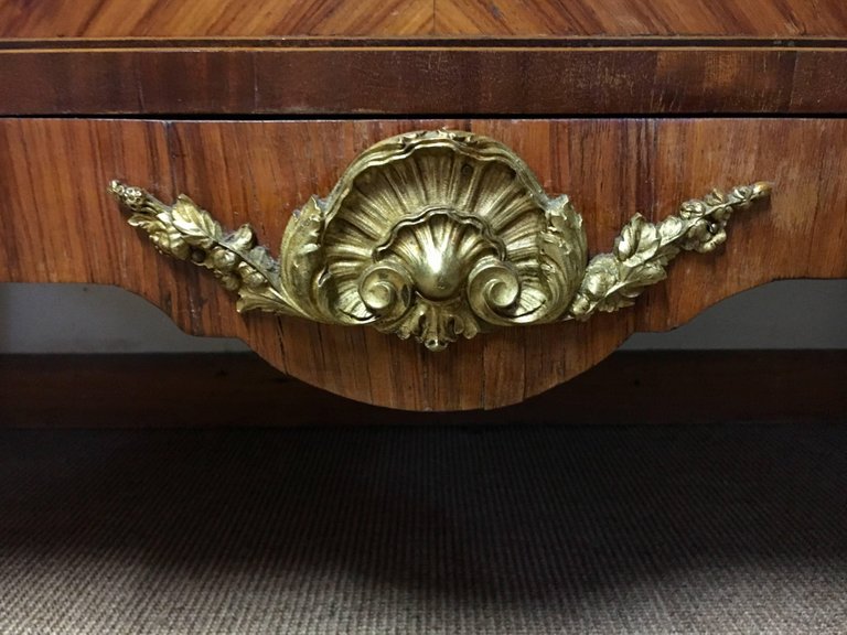 Commode-3.jpg