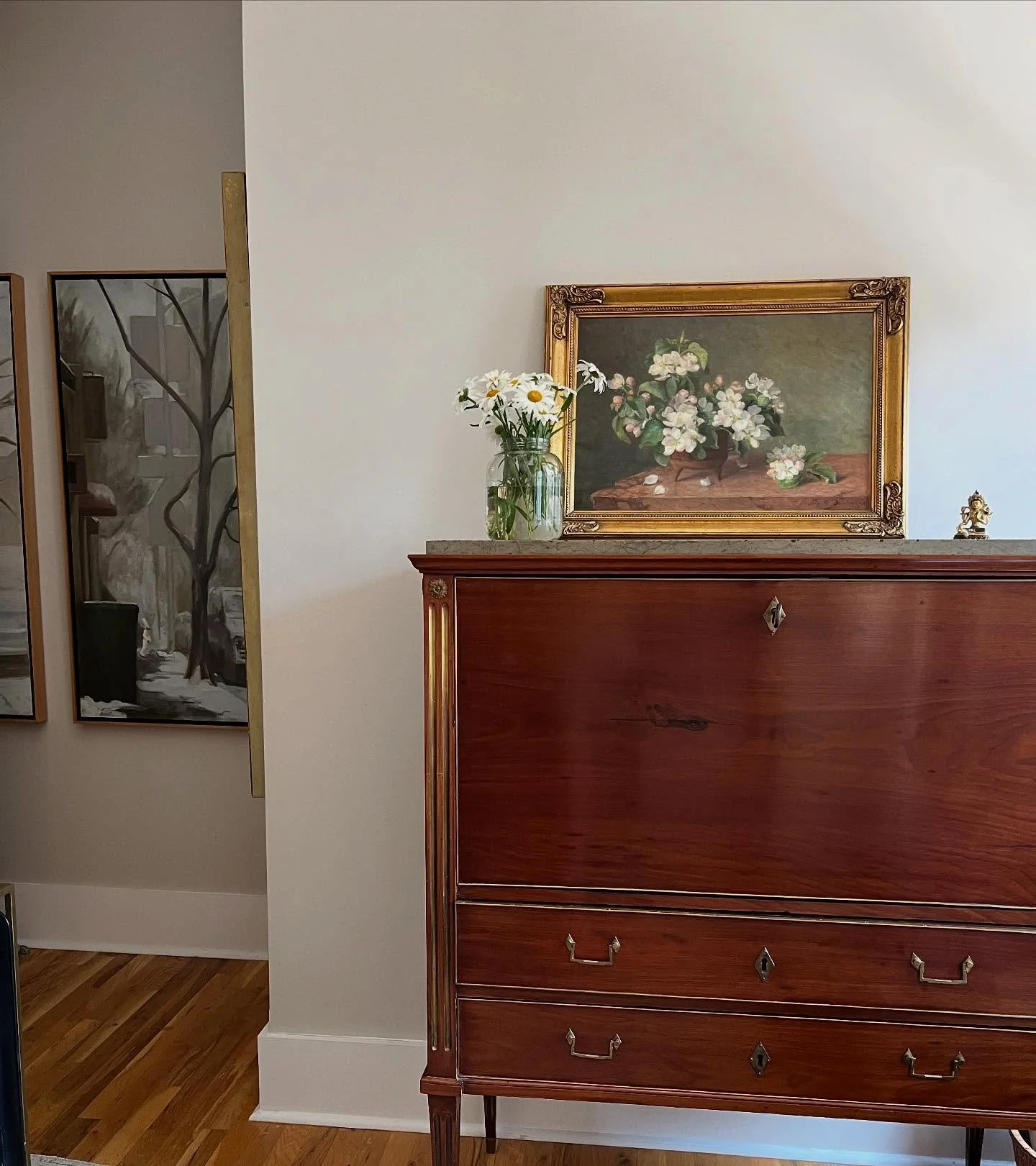 Work in progress on a #NYC office with a blend of Danish modern, Swedish antiques and contemporary art and furniture&hellip;.
#piacameroninteriors #interiordesign #danishmodern #scandinavianantiques