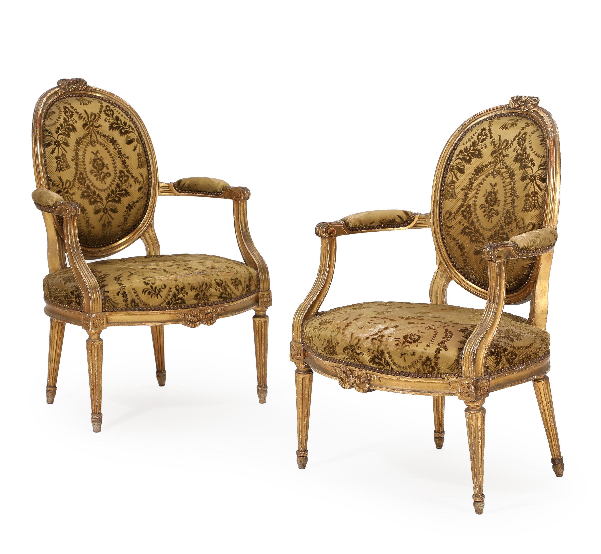 Et_par_Louis_XVI_armstole_af_forgyldt_tr_-1.jpg