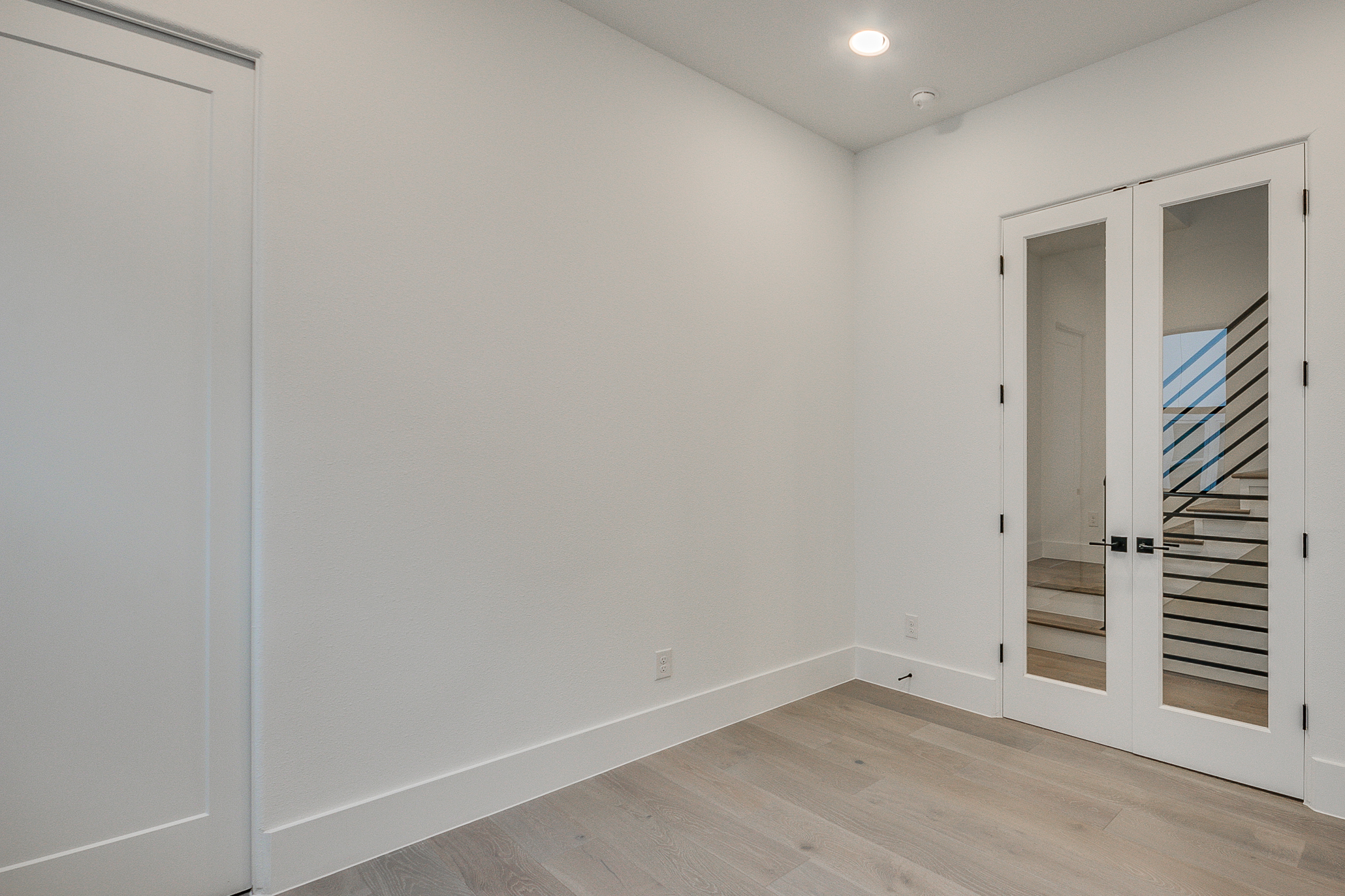 305 E 27th St20.jpg