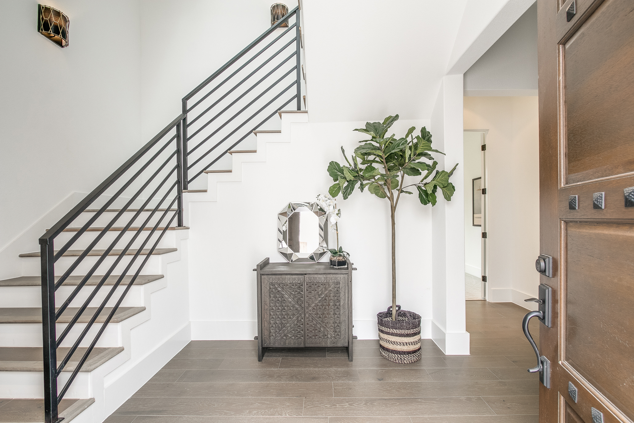 325 E 2nd01.jpg