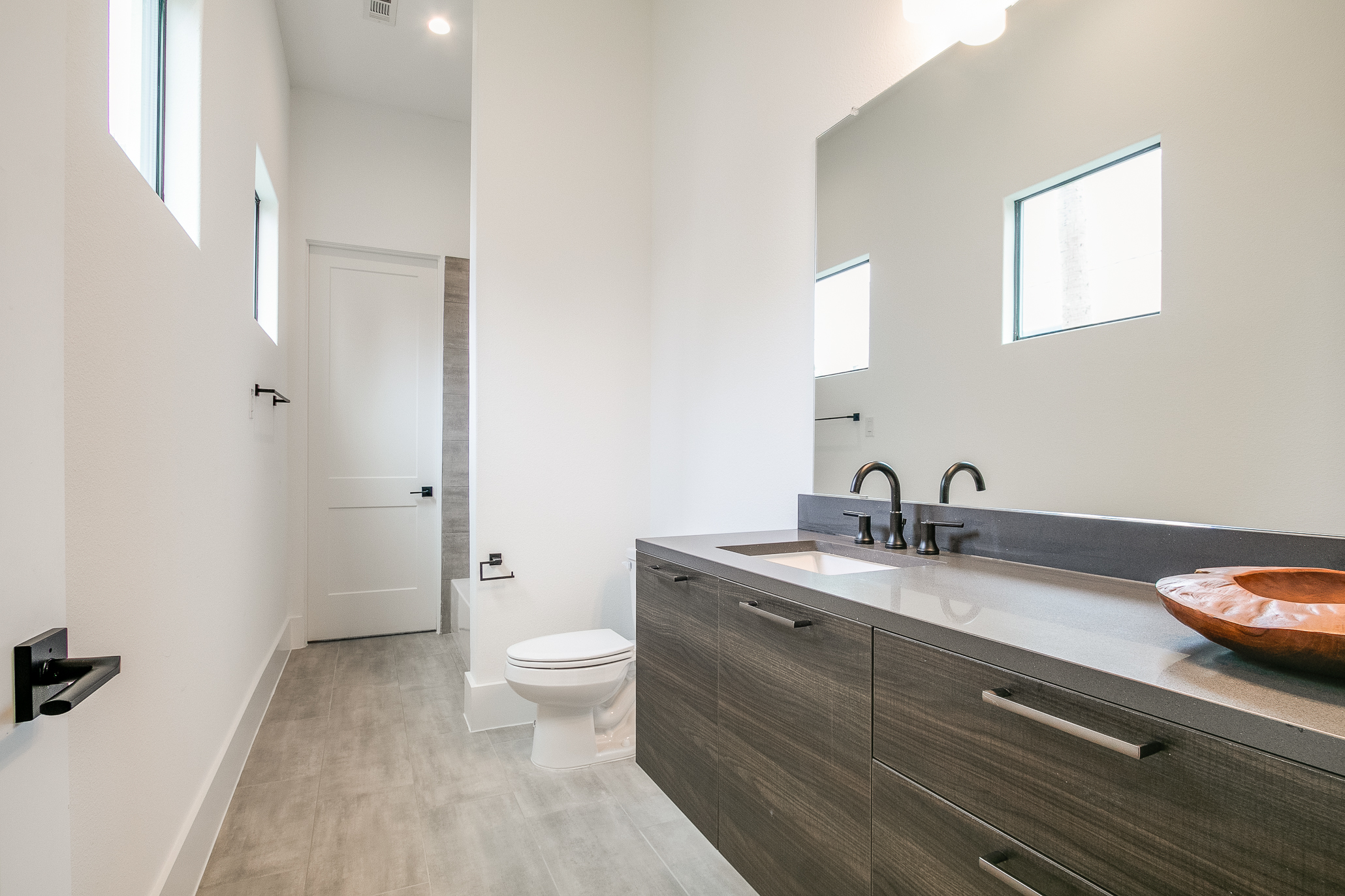 325 E 2nd05.jpg