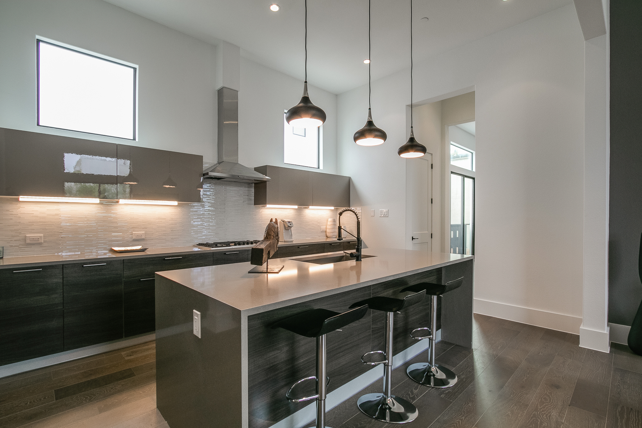 325 E 2nd11.jpg