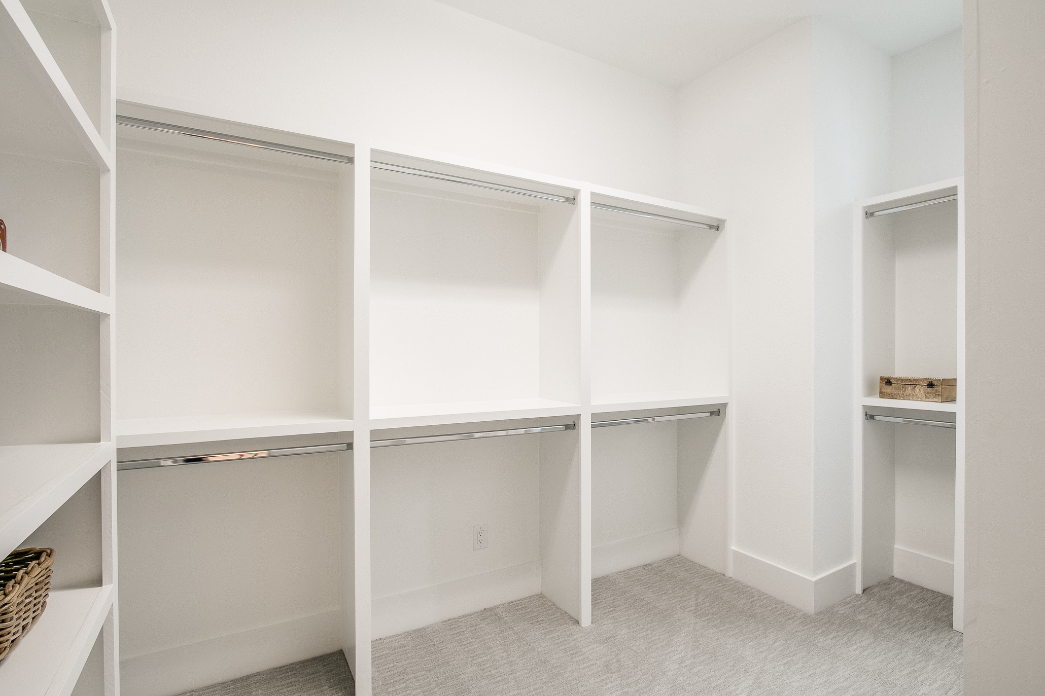 325 E 2nd26.jpg