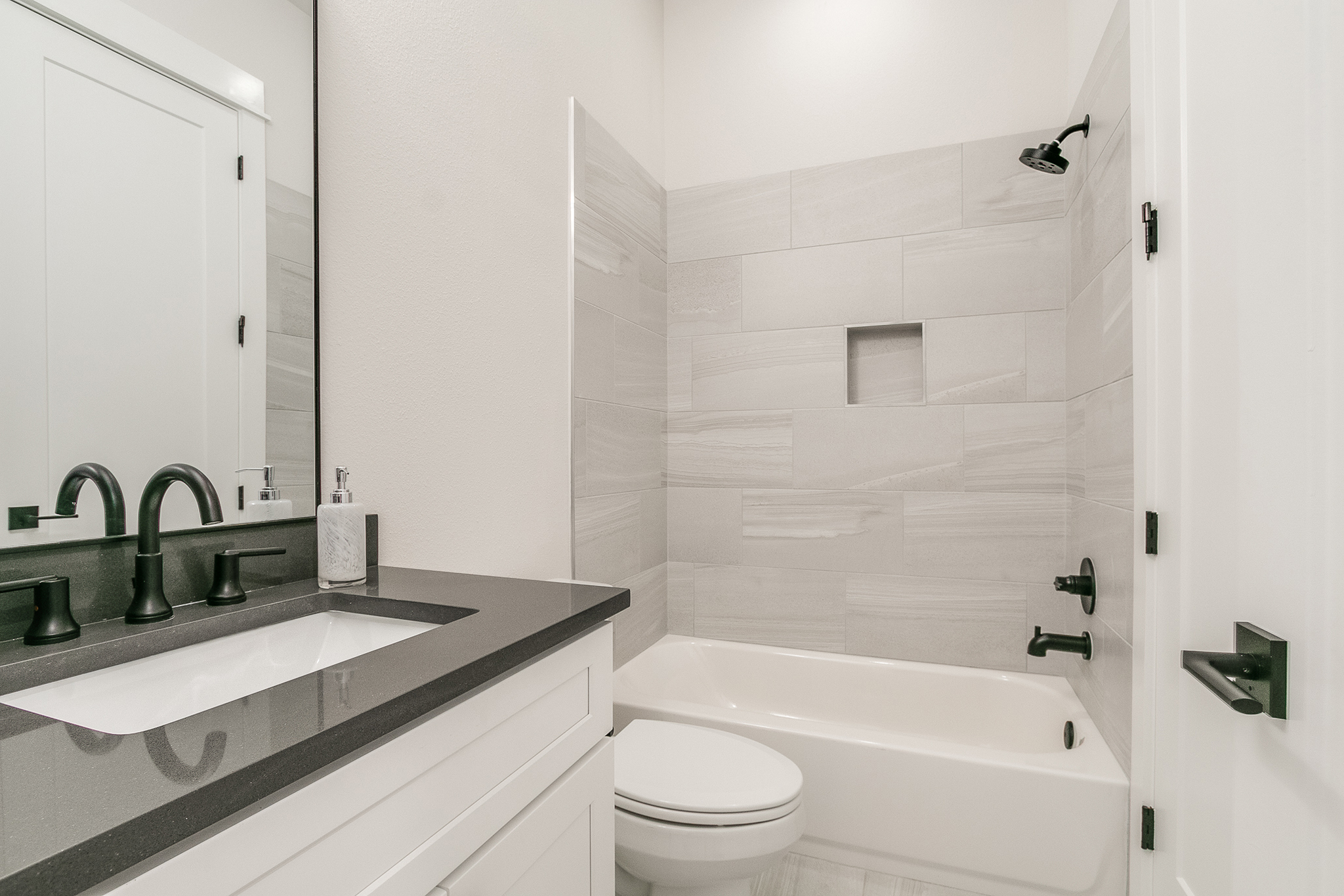 3503 Mosley Unit A260327.jpg