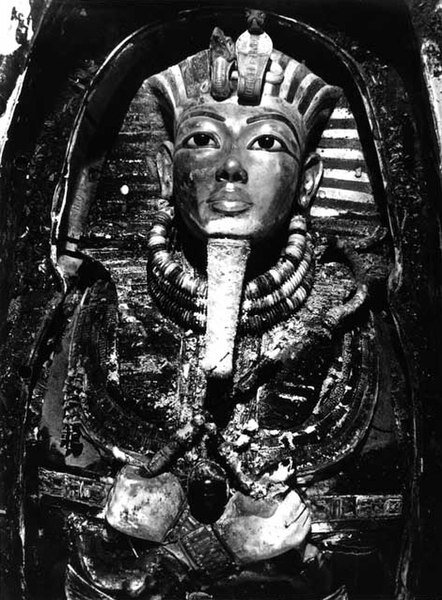 King Tutankhamun funerary mask in situ