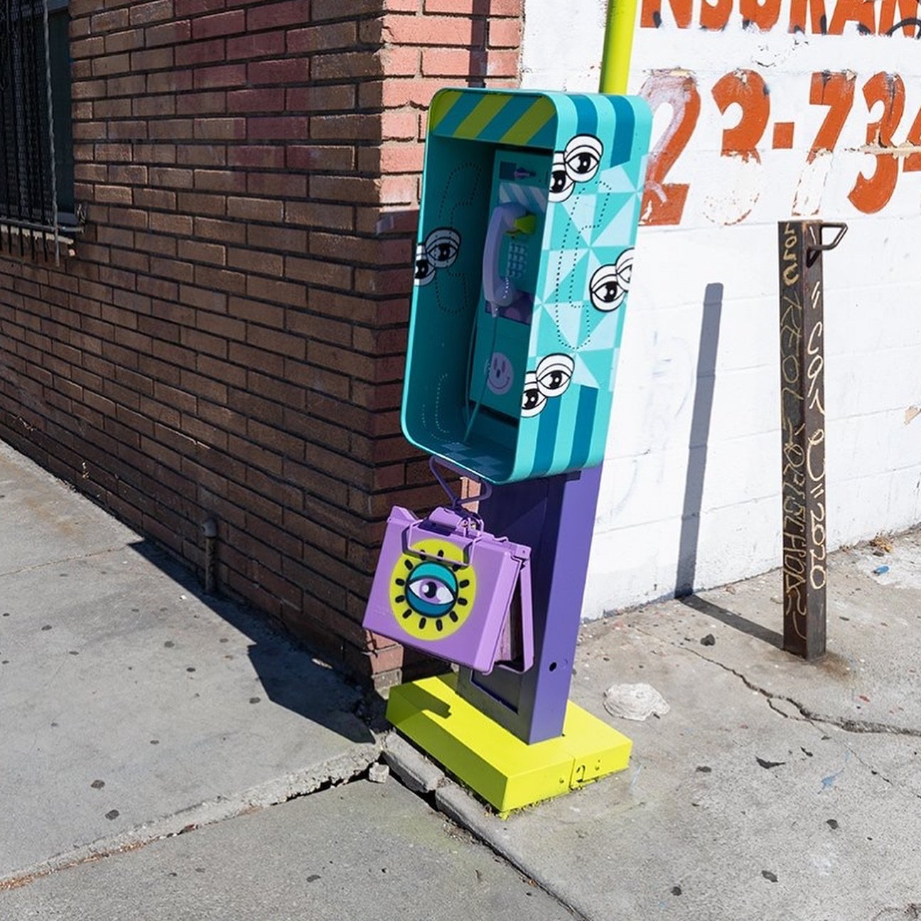 New phone, who dis? 📞

1-2: West Adams 
3-4: Hollywood Blvd. at the Fonda
5-6: Melrose Ave.
7-8: Sunset Blvd.
9-11: SOLD
