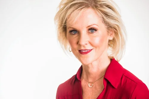 Ellen+Headshots-0220-Edit.jpg