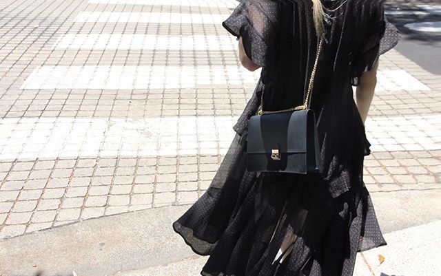 The chain bag in noir &bull; #tout #toutbags #italianleather