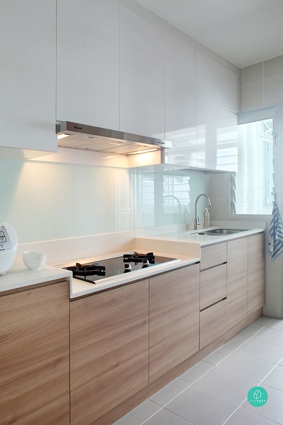 Minimalist kitchen in Singapore by Green and Lush