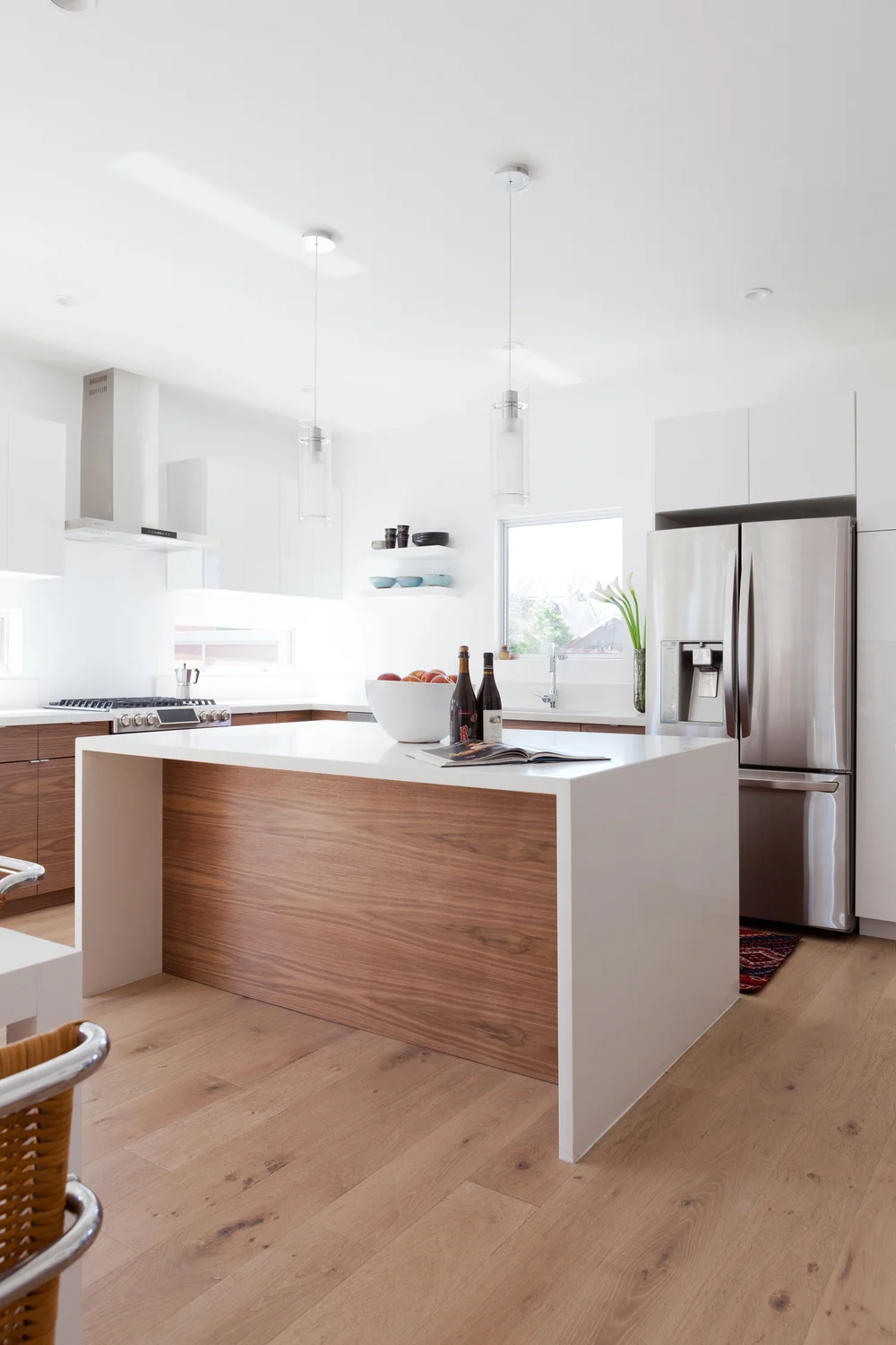 Los Angeles kitchen by Veneer Design