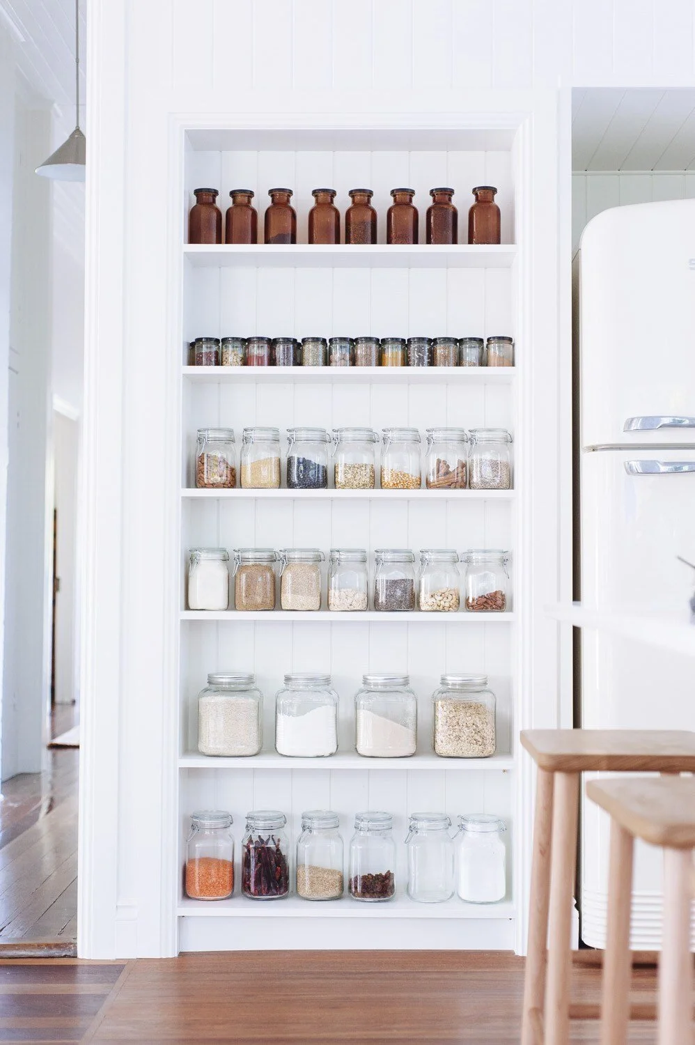 Family kitchen in Byron Bay: Storage Zone | Architect: Sanctuary Design Studio