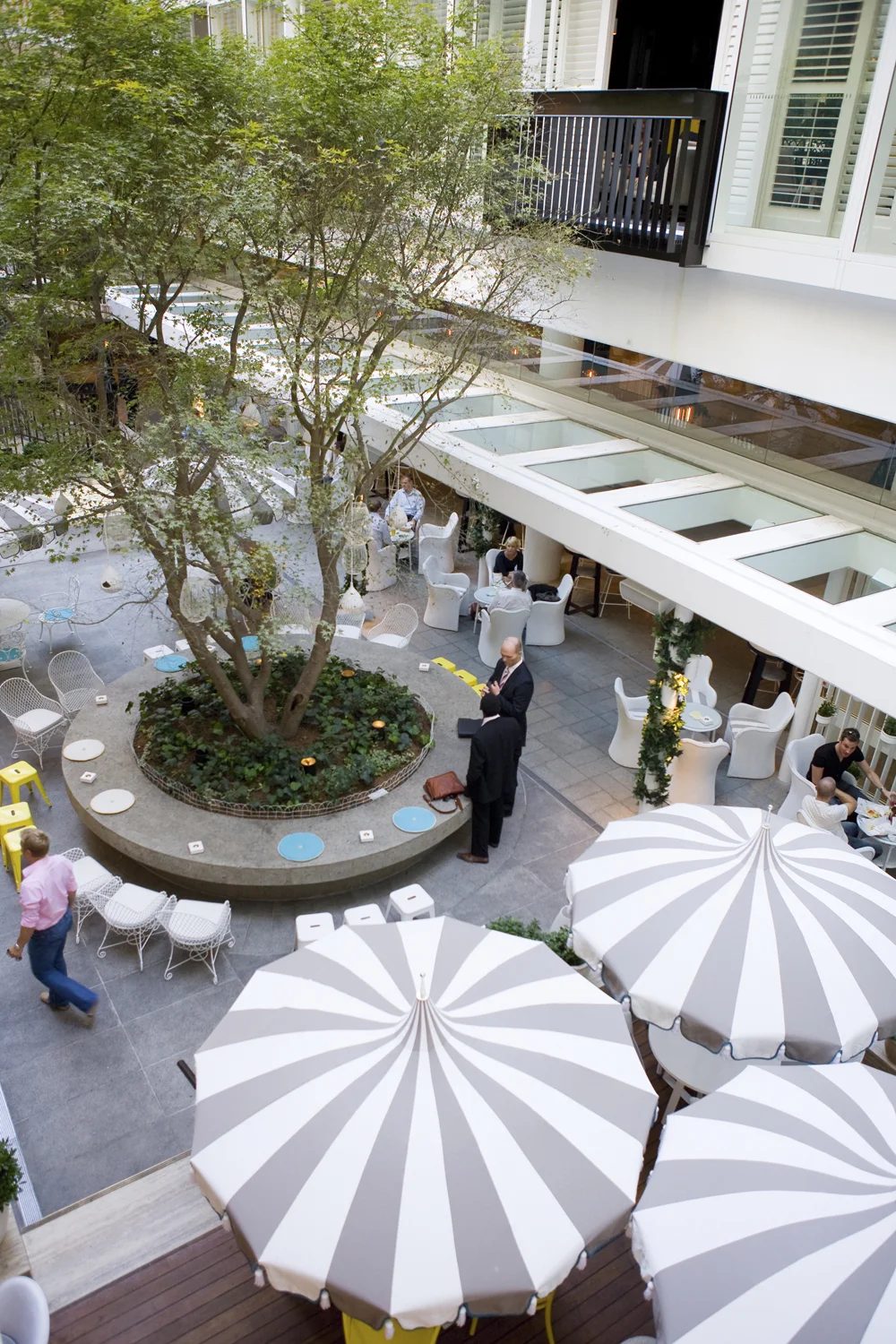 Ivy_Interior_Courtyd.jpg
