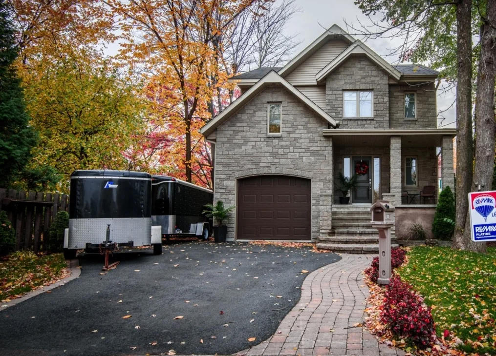 Gorgeous-home-585-rue-doris-greenfield-park-qc.jpg