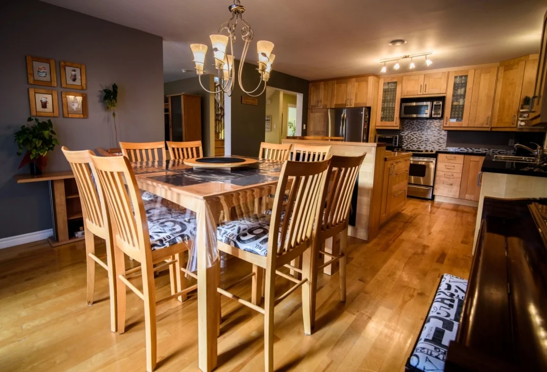 dining-room-585-Rue-Doris-Greenfield-Park-qc.jpg