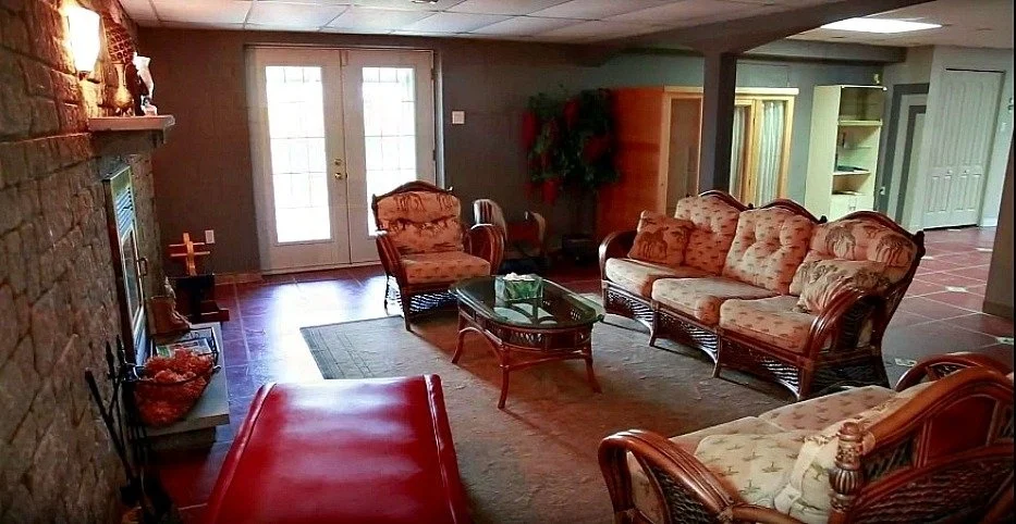 basement-living-room-exit-view-158-Mtee-Stevenson-Havelock-qc.jpg