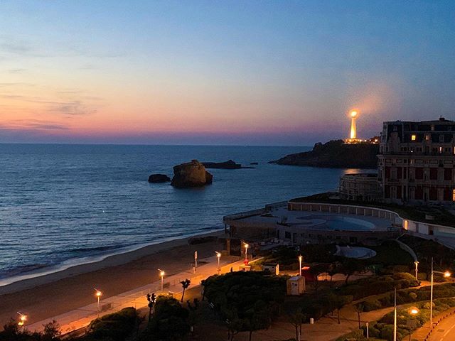 When I talk about France, I light up like this lighthouse 😍 &hellip; Which also happens to be in France! 🇫🇷 This was the view from the balcony of our Airbnb in Biarritz, and I couldn&rsquo;t get enough of it! 🤩 I would run out on the balcony a mi