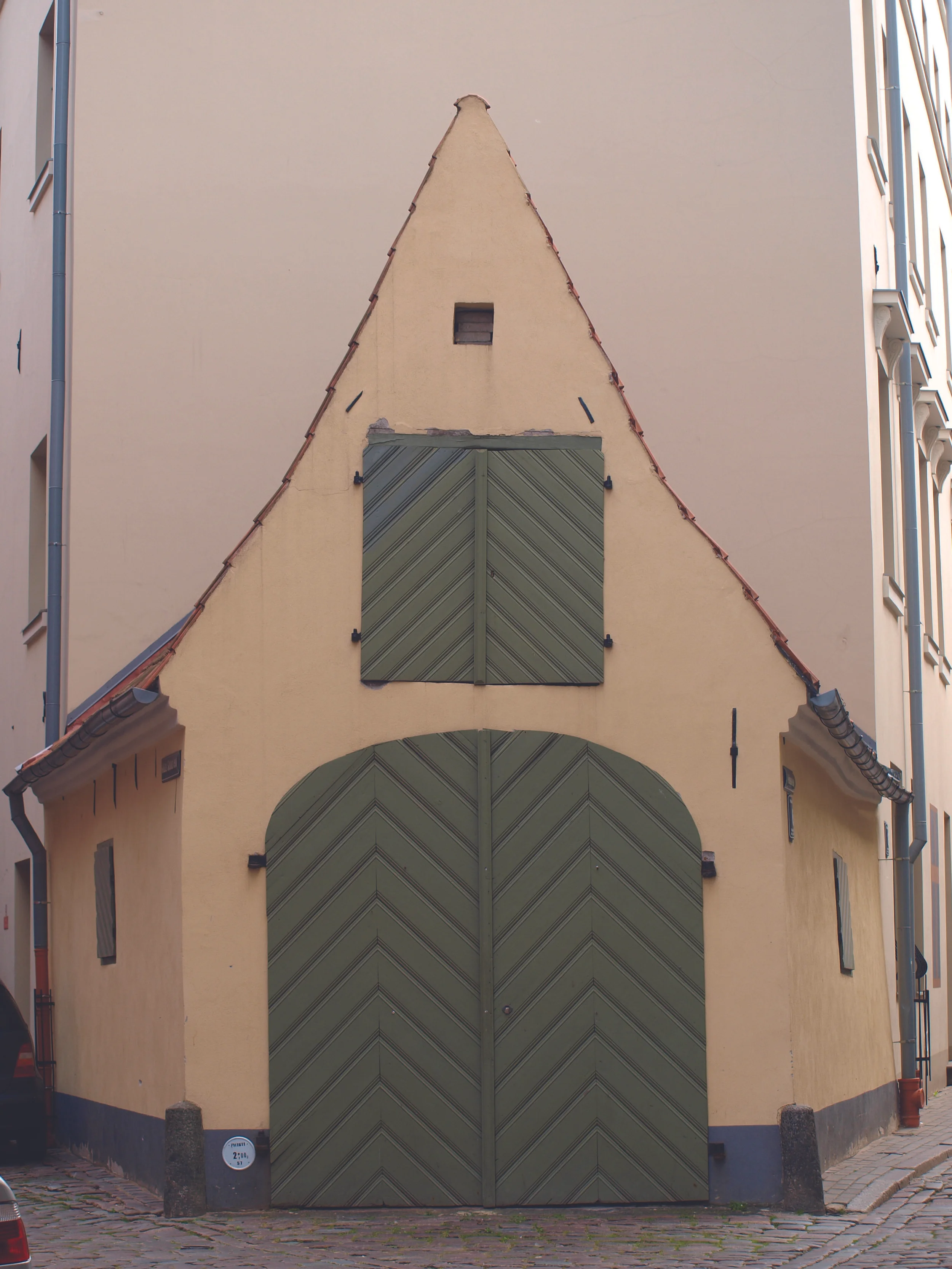Corner House in Riga.jpg