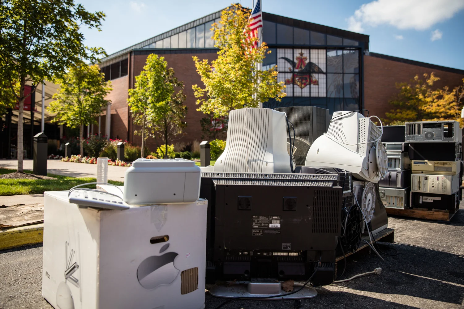 Free Electronic Recycling Events Near Me Options