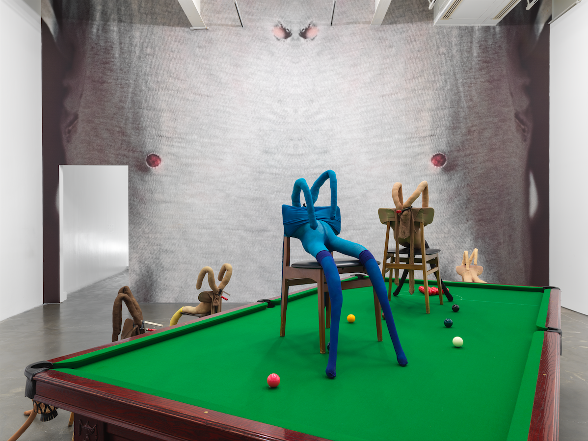 “Sarah Lucas: Au Naturel ”, 1997. (Recreated 2018) Exhibition view - New Museum, New York. Photo: Maris Hutchinson / EPW Studio.