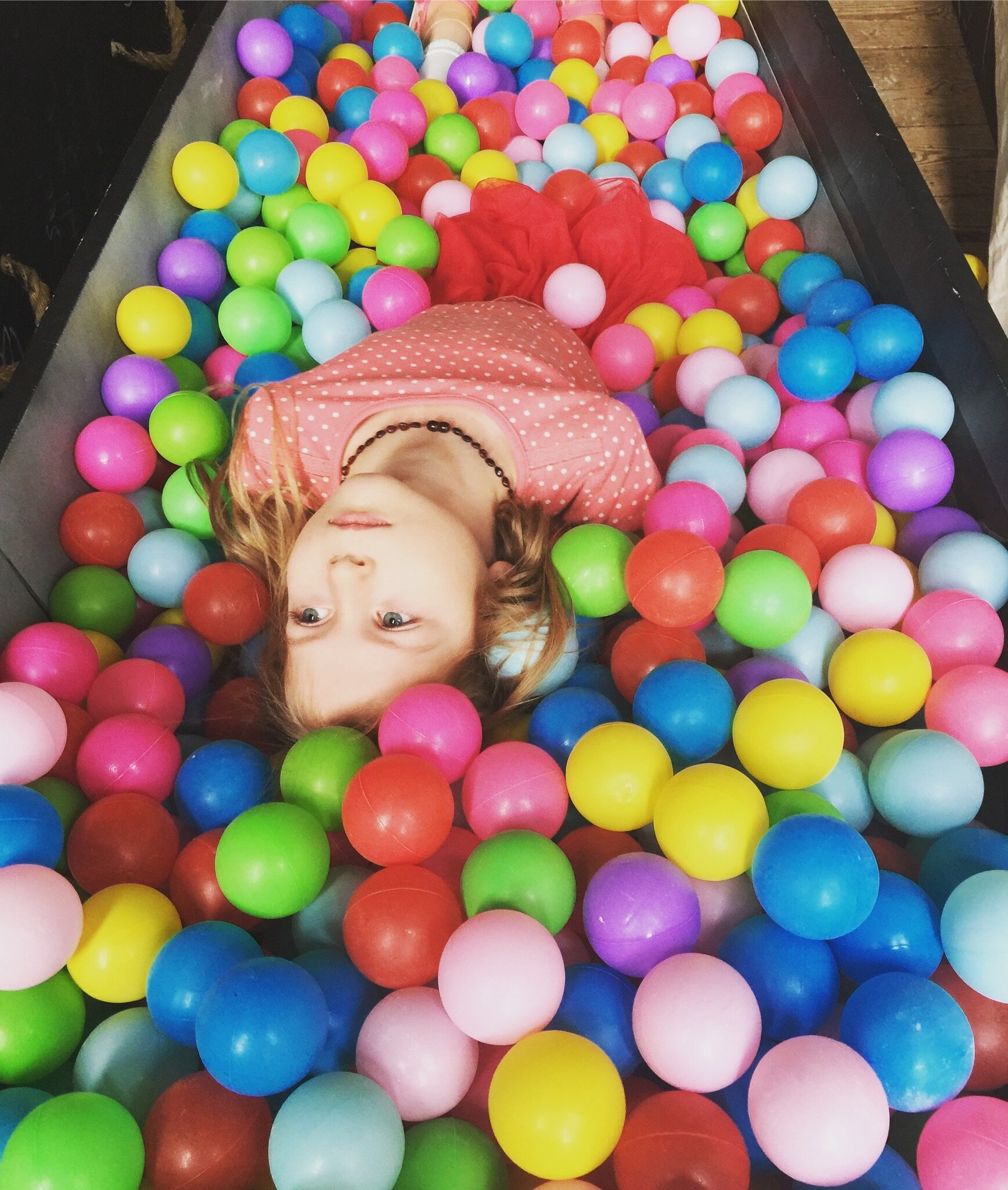 Coffin ballpit