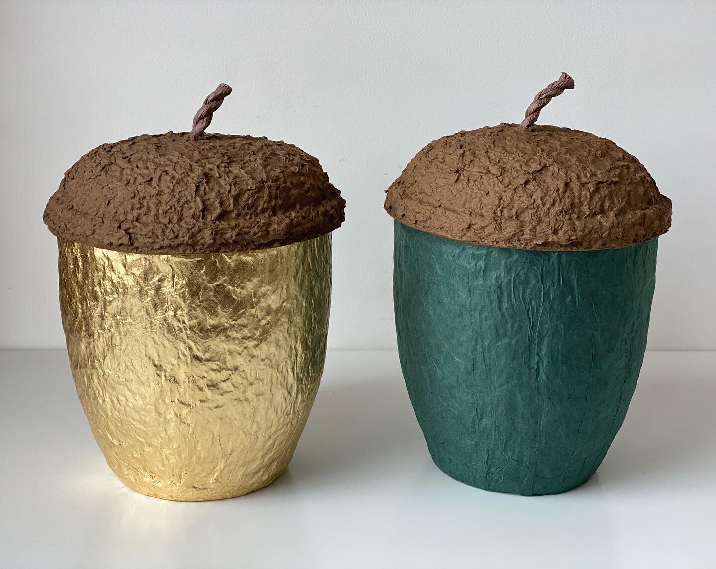 Some of my favourite urns for ashes, the Arka Acorn Urns. Photographed here in Dutch gold and dark green, they also come in moss green, stone, russet, purple, yellow and turquoise. My favourite is the Dutch gold.