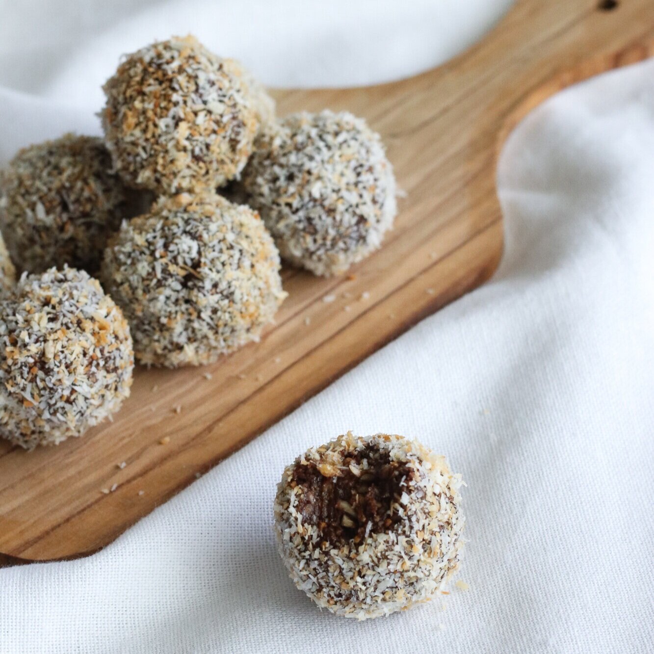 Toasted+coconut+energy+balls+2.jpg
