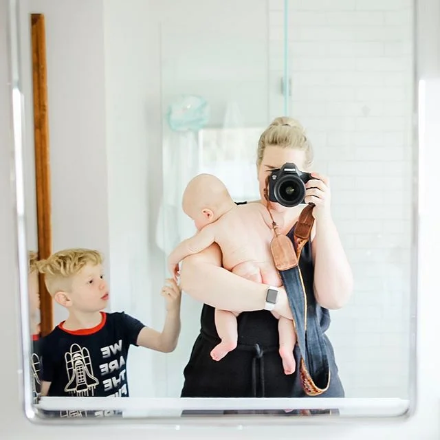 If only I rocked dimples and bedhead as adorably as these two 😩😂 Cheers to another summer weekend, friends ☀️ #mymamareflections