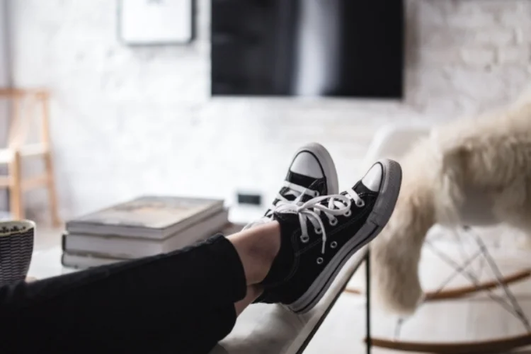 kaboompics_Female legs lying on table.jpg