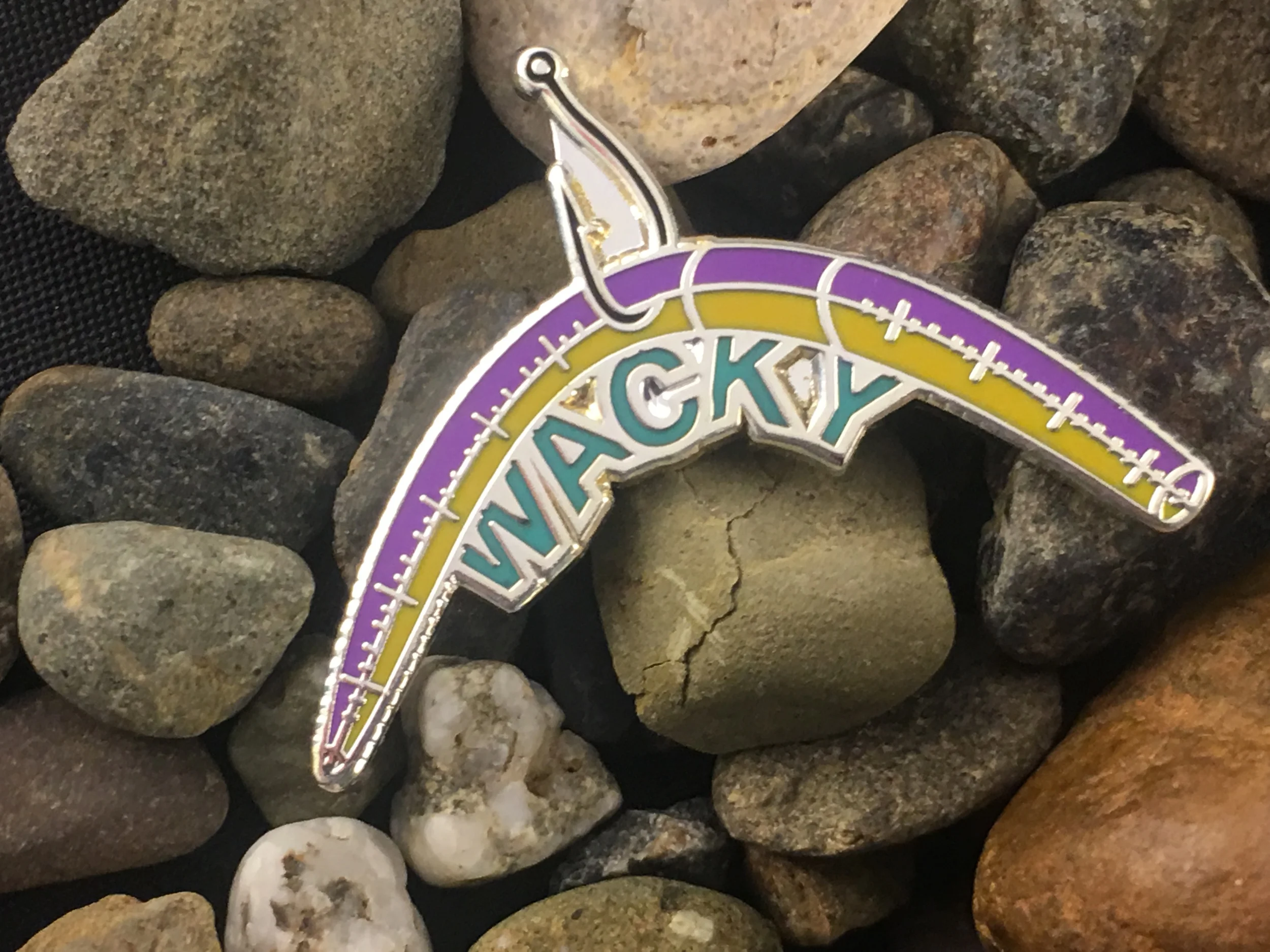 Fin & Pin - Wacky Rig Hat Pin on the rocks