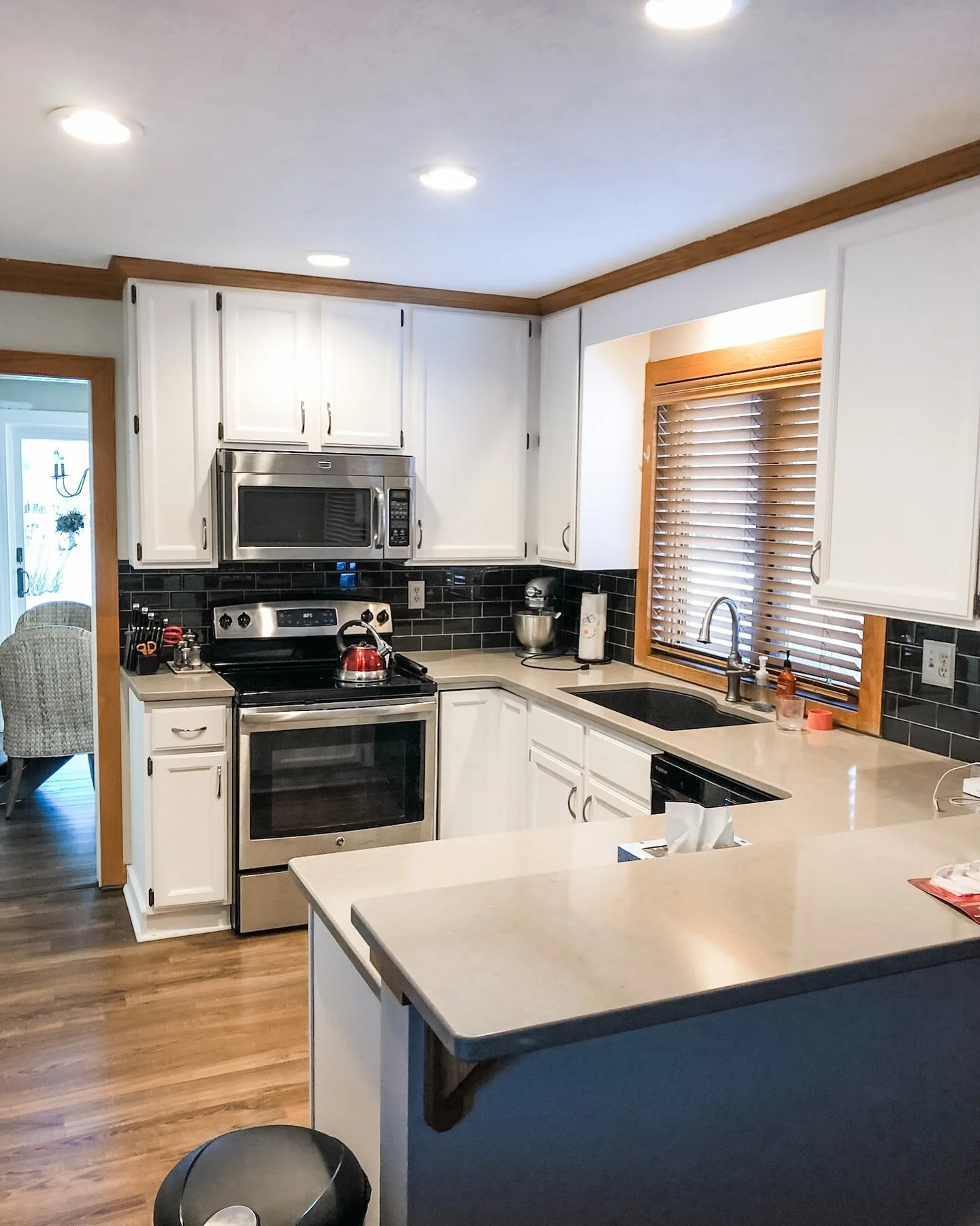 Get your kitchen ready for that Friday night pizza party 🍕🍻

#livingstonmontana #bozemanmontana #tileinstallation #tileinstaller #tileinstall #kitchentile #kitchenremodel #kitchenrenovation #bozemantile #montanatileworks