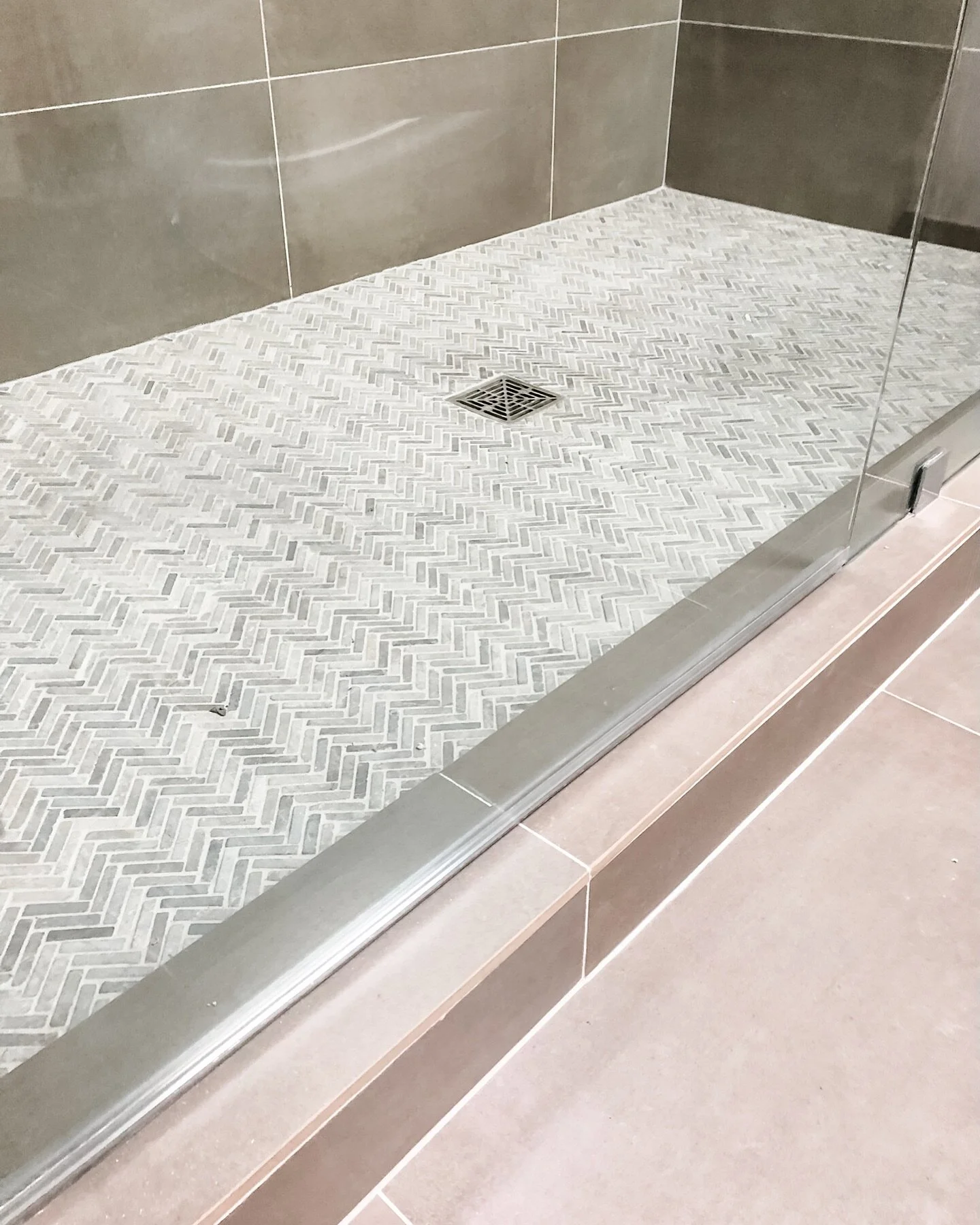 Something special to add to a color palette 

#livingstonmontana #bozemanmontana #tileinstall #tileinstaller #tilesdesign #bathroomdesign #bathroomstyle #bathroominspo