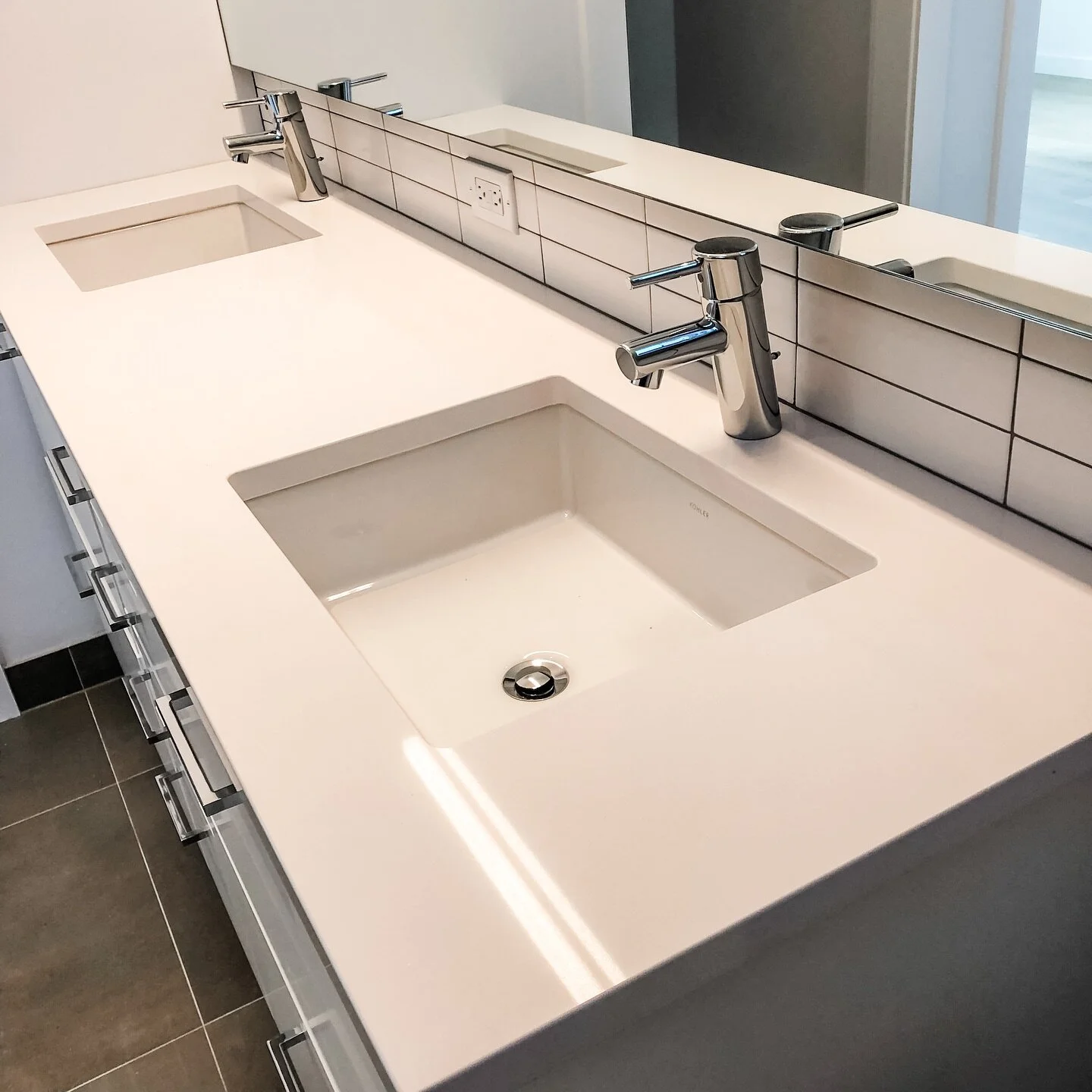 A little something extra for the vanity 

#livingstonmontana #bozemanmontana #tileinstall #tileinstallation #tileinstaller #bathroomideas #bathroomstyle #bathroominspo #bathroomreno #backsplash #backsplash