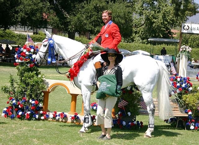 Happy Memorial Day weekend! This was always a special weekend for Sapphire: we won the Grand Prix at the Memorial Day Classic in 2002 and in 2010, that was the very show we chose for his retirement. Thank you @langerequestriangroup for sharing these 