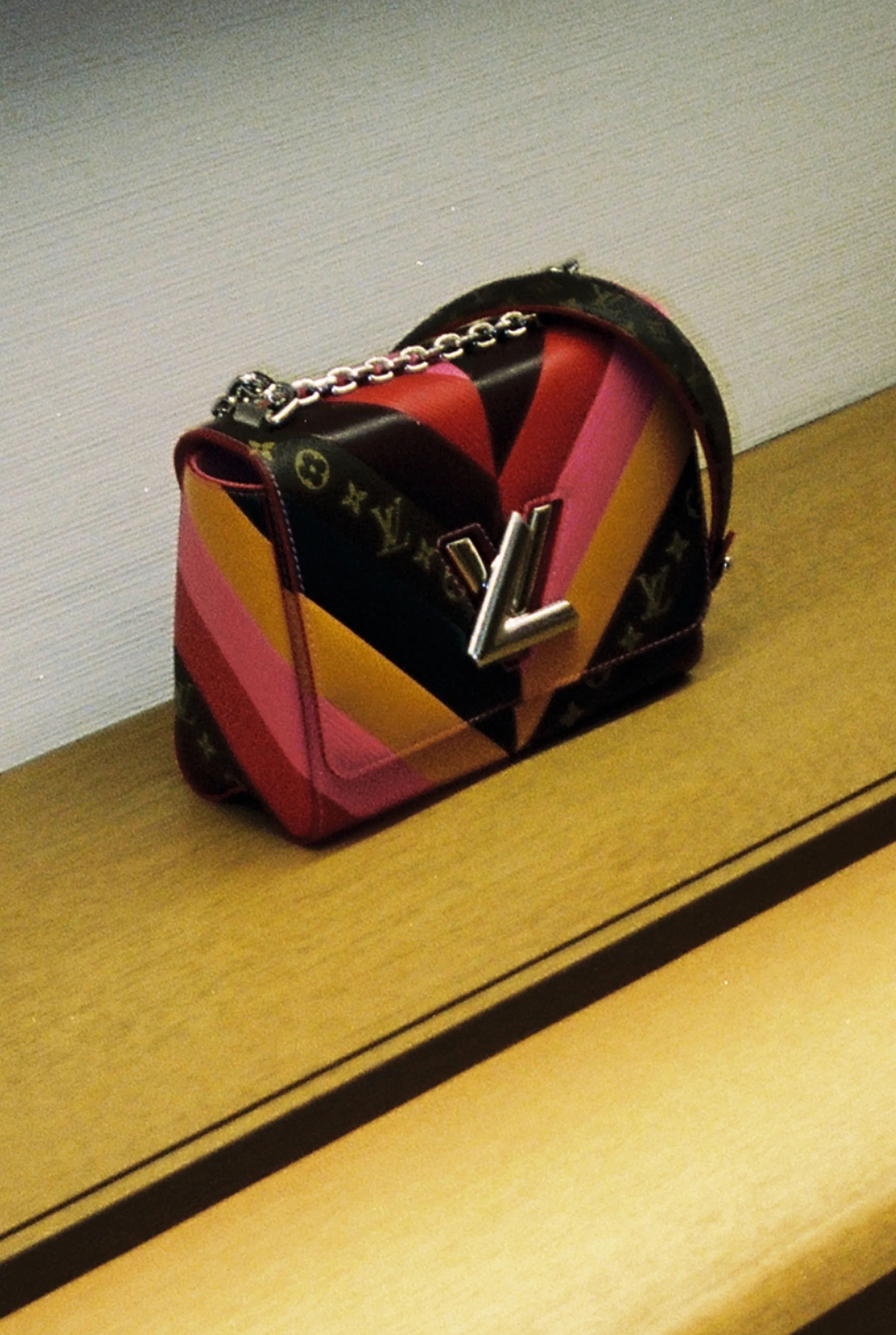 D007713-R1-21-7ACROP.jpg
