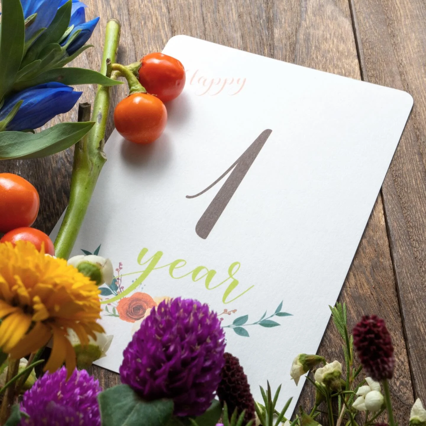 ✨IRODORI 9歳の誕生日✨
おかげさまで9歳を迎えることができました。
ありがとうございます！
. #irodori_baby #irodori_1year #monthlyphoto #マンスリーフォト #マンスリーカード #フォトカード #生後1年 #出産祝い #ベビーギフト #1year #photo #irodoribaby #新米ママ #マタニティー #出産準備 #アニバーサリー #anniversary #お祝い #プレママ #成長記録 #簡単成長記録 #ベビ