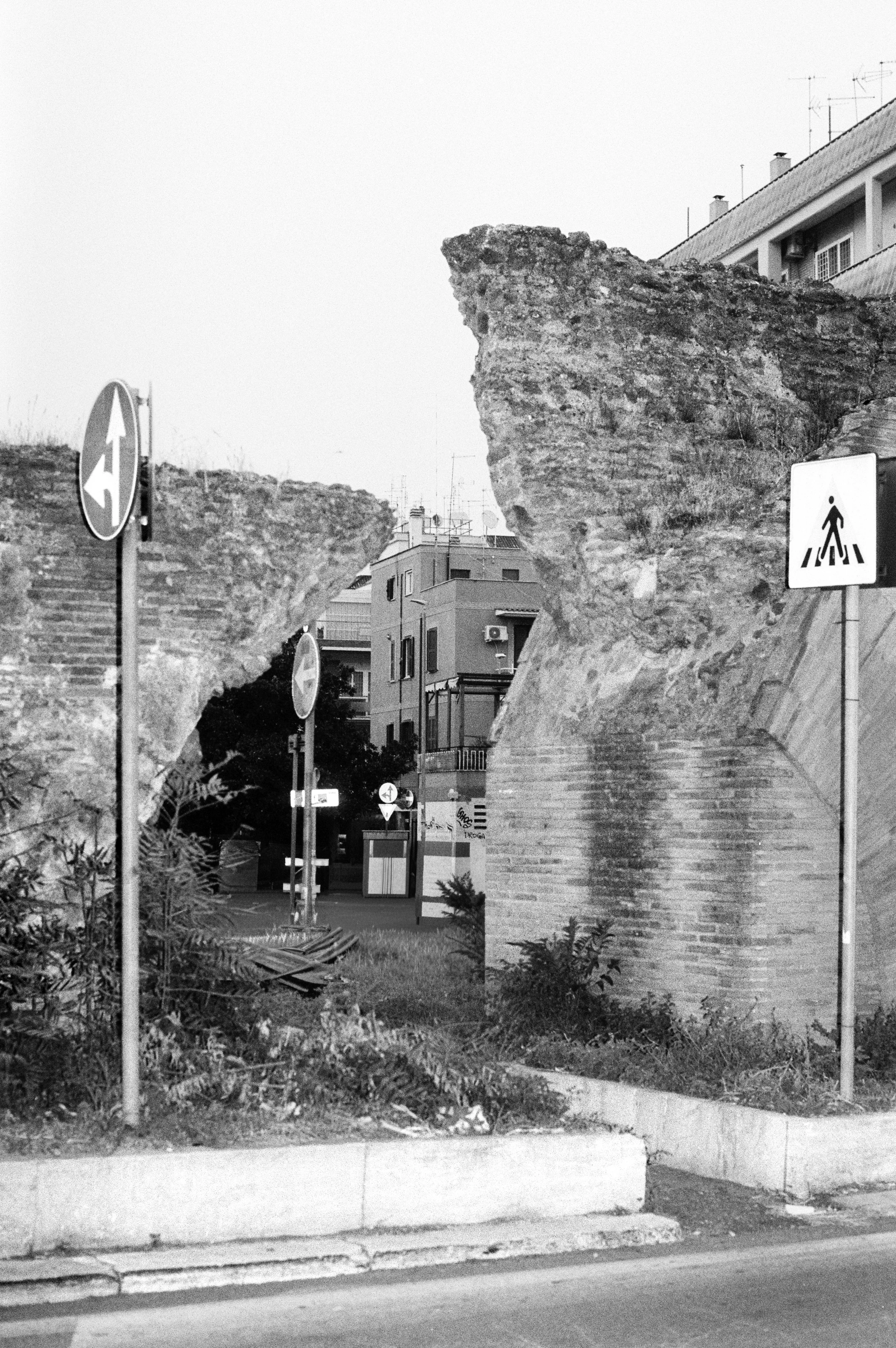 Ruines urbaines – Photographie noir et blanc | Guillaume Delleuse