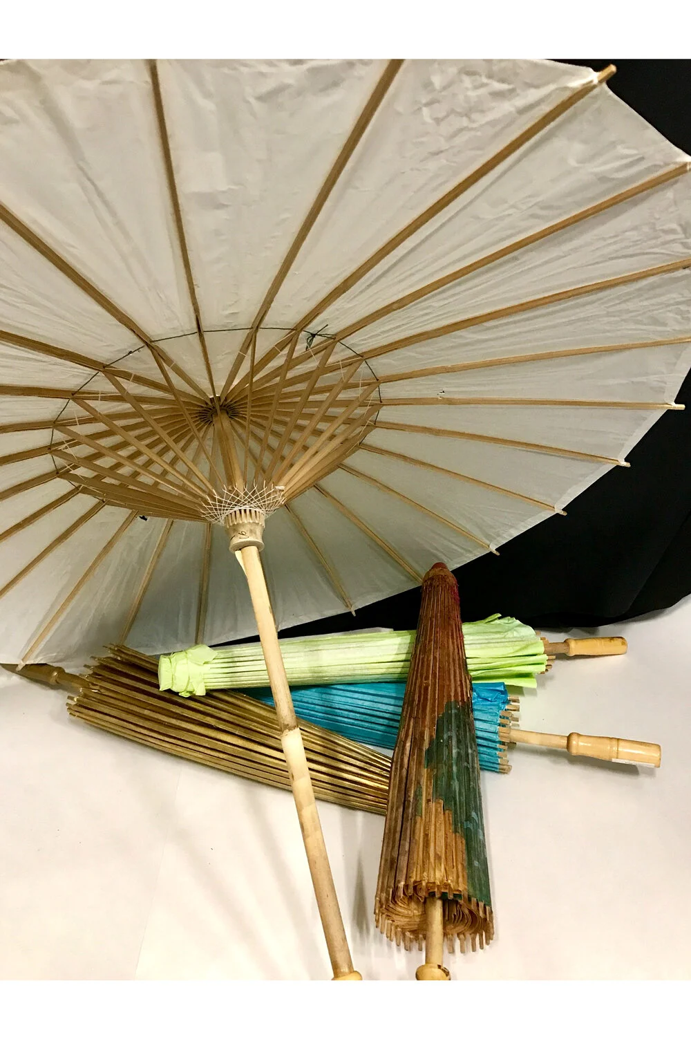 PP3-Large-Paper-Parasol-23.75x-34.5-Hight-x-Open-Diameter-SPECIALTY-QTY-9.jpg