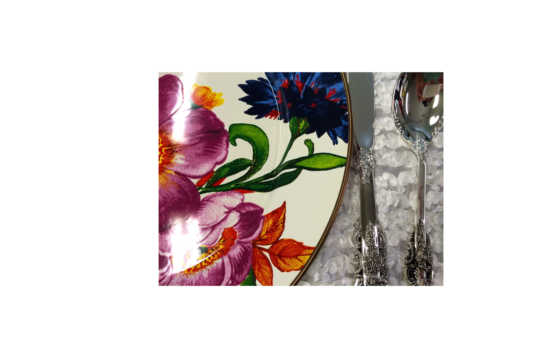 Flower Market Charger Detail.png