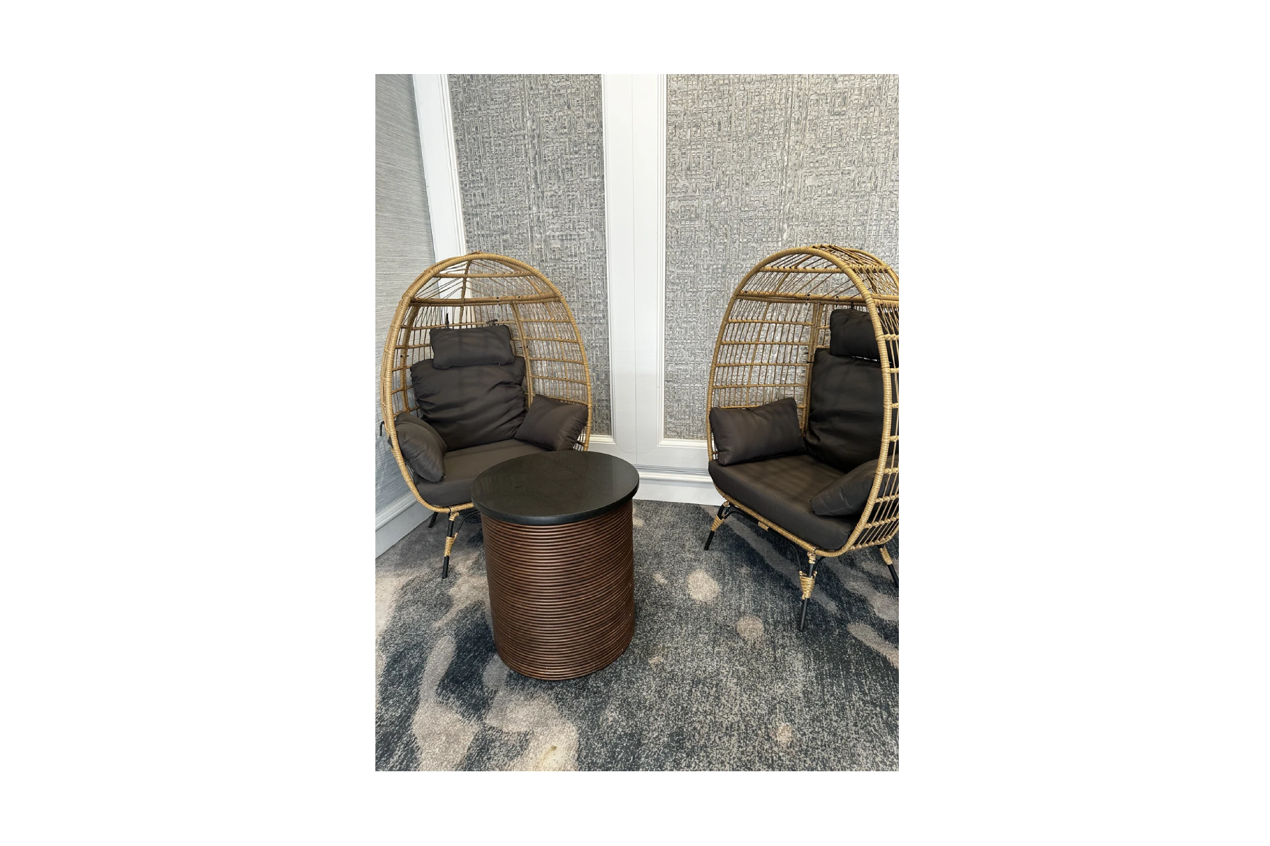 Egg Chair Indoors Listing.png