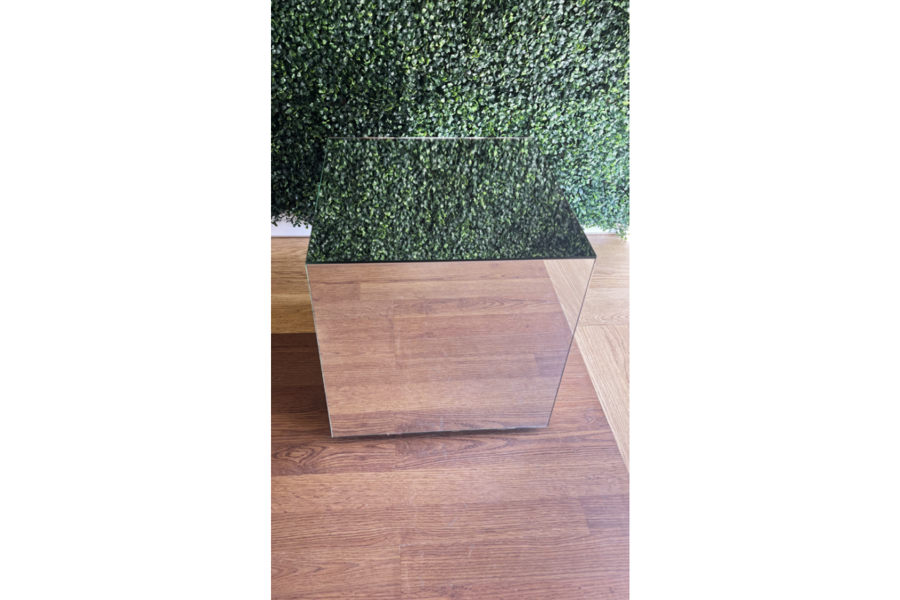 Mirror Cube Side Table.png