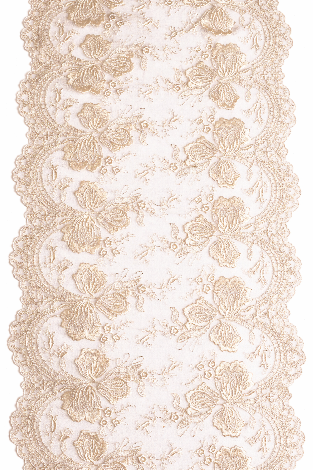 Heirloom Lace Runner WE 01 Detail.png