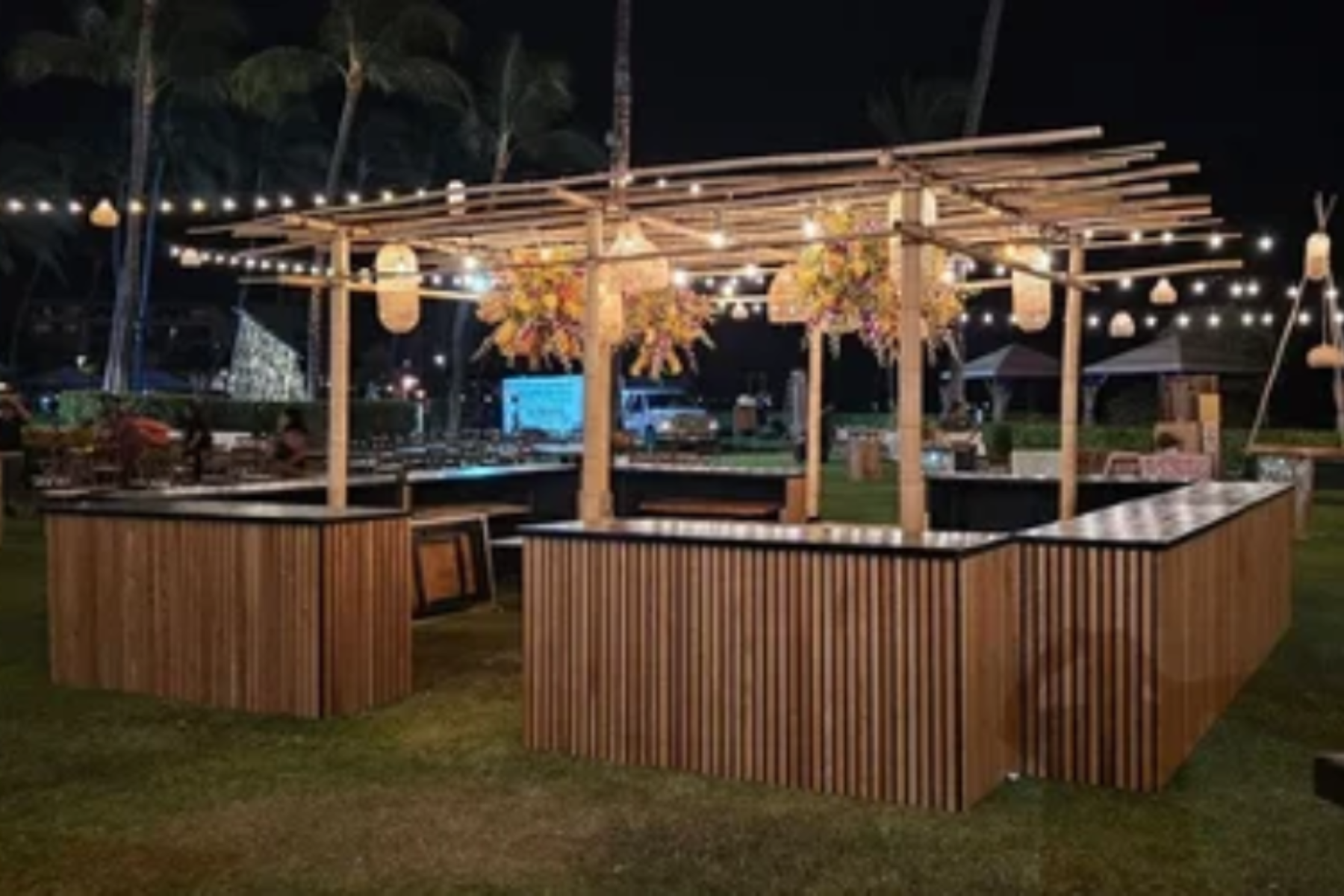 Slatted Bar w/ Hale Top 9 - Wicker Pendants